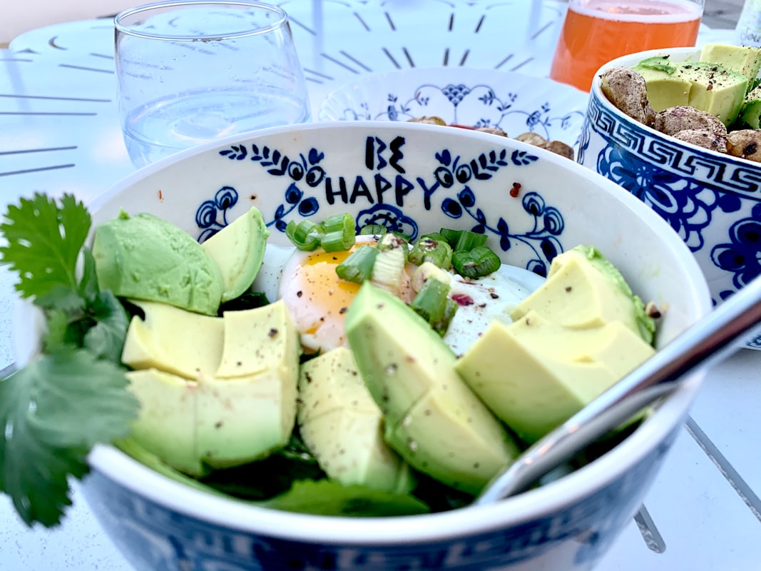 Avocado toast su pane integrale tostato